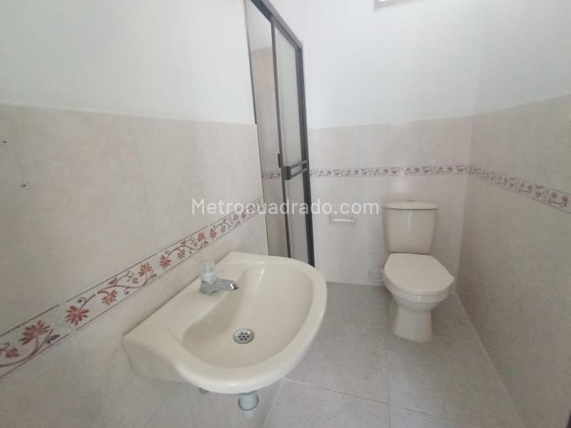 Casa Amplia de 5 Alcobas en Florida Nueva - 6