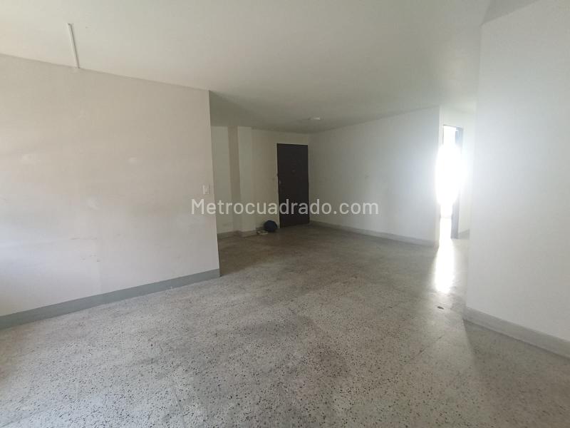 Casa Amplia de 5 Alcobas en Florida Nueva - 7