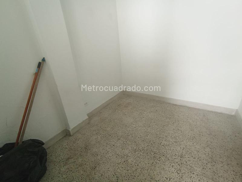 Casa Amplia de 5 Alcobas en Florida Nueva - 9