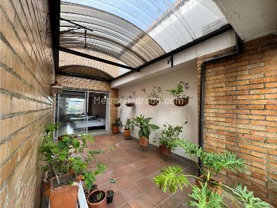 Apartamento de 4 alcobas en venta en El Nogal, Medellín, 199 m² · foto 8 de 20