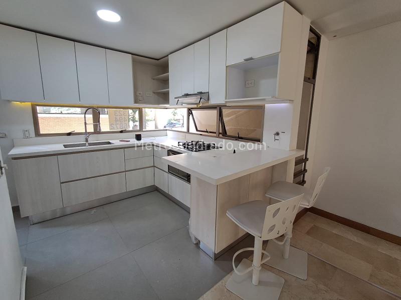 2BR Apartment in La Florida El Poblado (135 m²) - 2