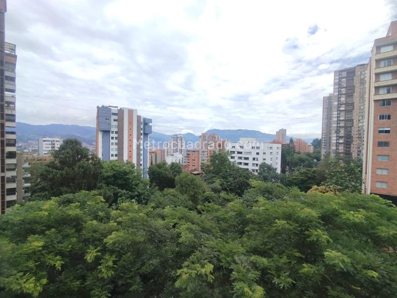 Apartamento Amplio de 4 Alcobas en Castropol, El Poblado - 3