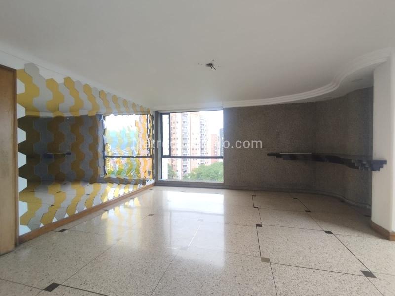 Apartamento Amplio de 4 Alcobas en Castropol, El Poblado - 6