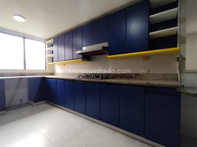 Apartamento Amplio de 4 Alcobas en Castropol, El Poblado - 7
