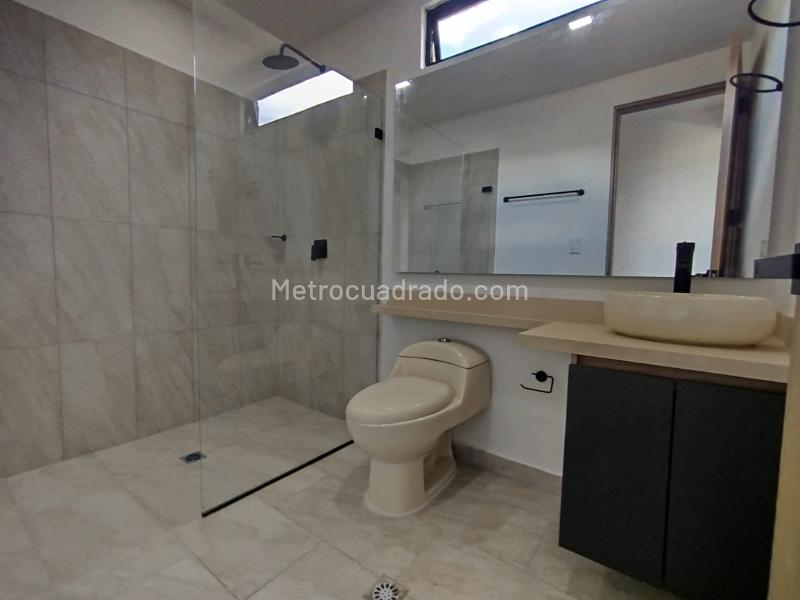 Apartamento Amplio de 2 Alcobas en Cristo Rey - 7