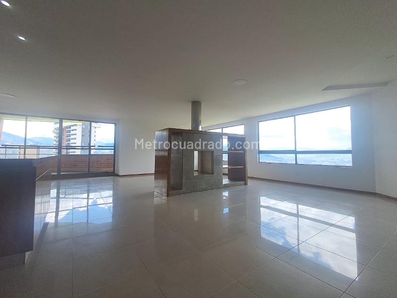 Apartamento Dúplex de 3 Alcobas en Alquiler en Aves María