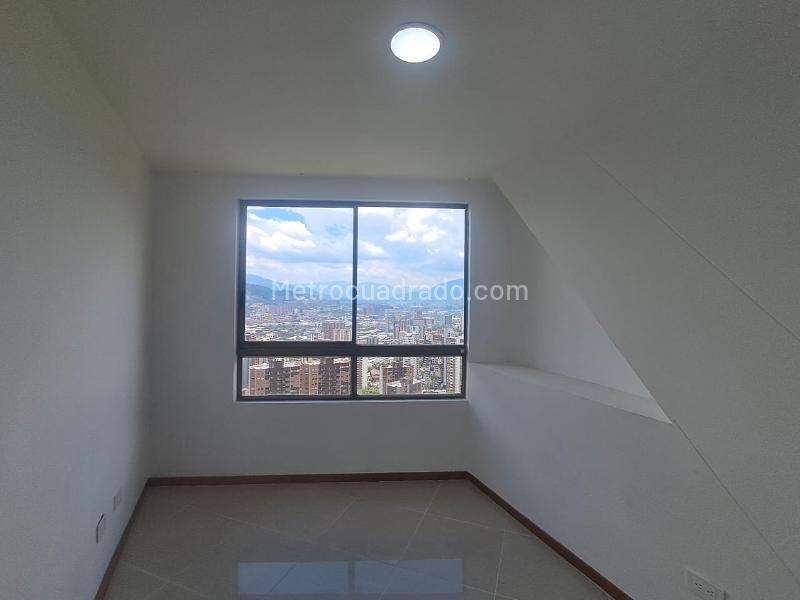 Apartamento Dúplex de 3 Alcobas en Alquiler en Aves María - 6