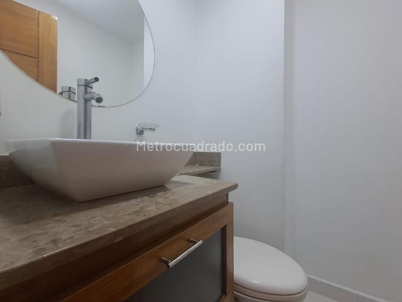 Apartamento Dúplex de 3 Alcobas en Alquiler en Aves María - 8