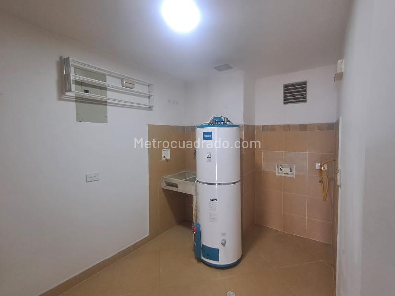 Apartamento Dúplex de 3 Alcobas en Alquiler en Aves María - 9