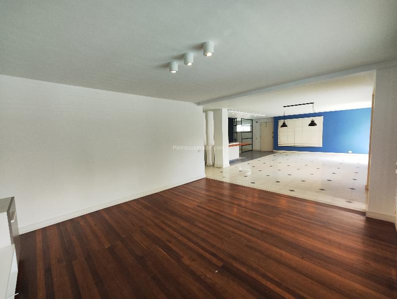 Apartamento Amplio de 2 Alcobas en Laureles Medellín - 2