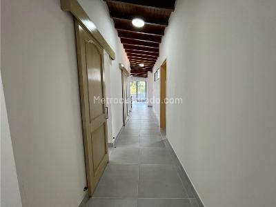 Apartamento de 5 alcobas en venta en Estadio, Medellín, 212 m² · foto 9 de 13