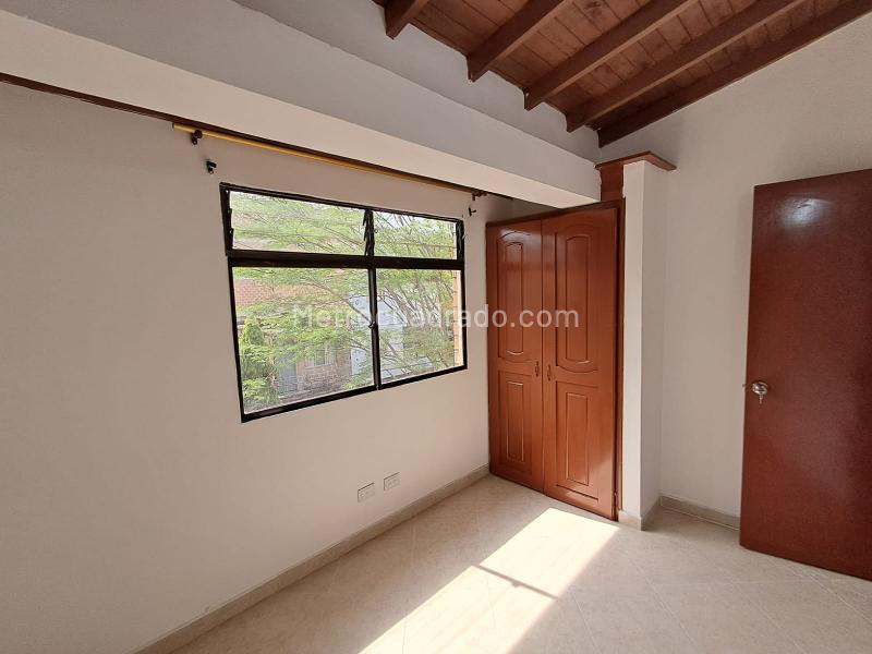 Apartamento Renovado de 2 Alcobas en Fátima Medellín - 3