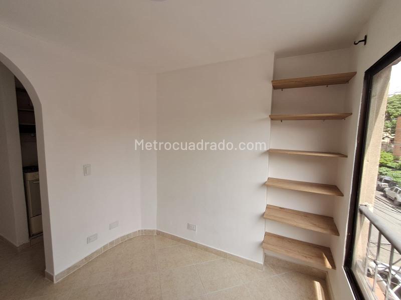 Apartamento Renovado de 2 Alcobas en Fátima Medellín - 4