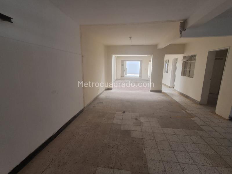 Versatile 4BR House for Rent in Florida Nueva