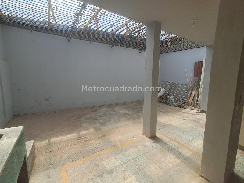 Casa Versátil de 4 Alcobas para Arriendo en Florida Nueva - 2