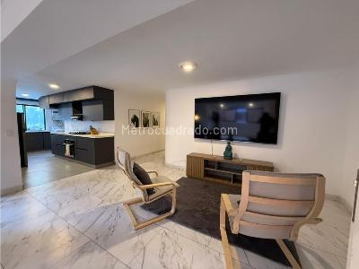 Apartamento de 3 alcobas en venta en Loma De Los Parra, Medellín, 147 m² · foto 3 de 15
