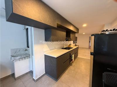 Apartamento de 3 alcobas en venta en Loma De Los Parra, Medellín, 147 m² · foto 5 de 15