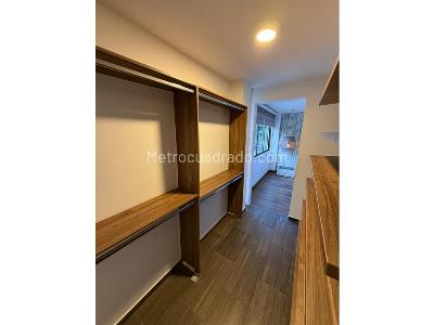 Apartamento de 3 alcobas en venta en Loma De Los Parra, Medellín, 147 m² · foto 7 de 15