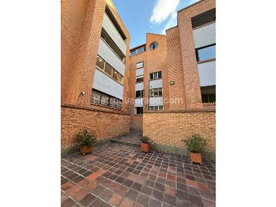 Apartamento de 3 alcobas en venta en Loma De Los Parra, Medellín, 147 m² · foto 14 de 15
