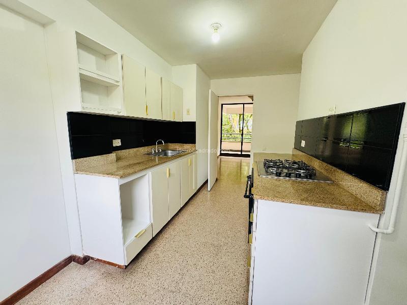 3BR Apartment in Loma Del Escobero Envigado (95 m²)