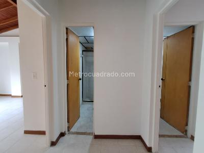 Apartamento de 2 alcobas en arriendo en La Nubia, Medellín, 75 m² · foto 12 de 20