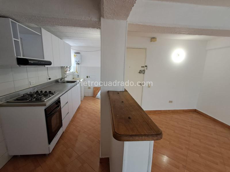 Apartamento de 3 Alcobas en Unidad Cerrada en La Loma de los Bernal - 2