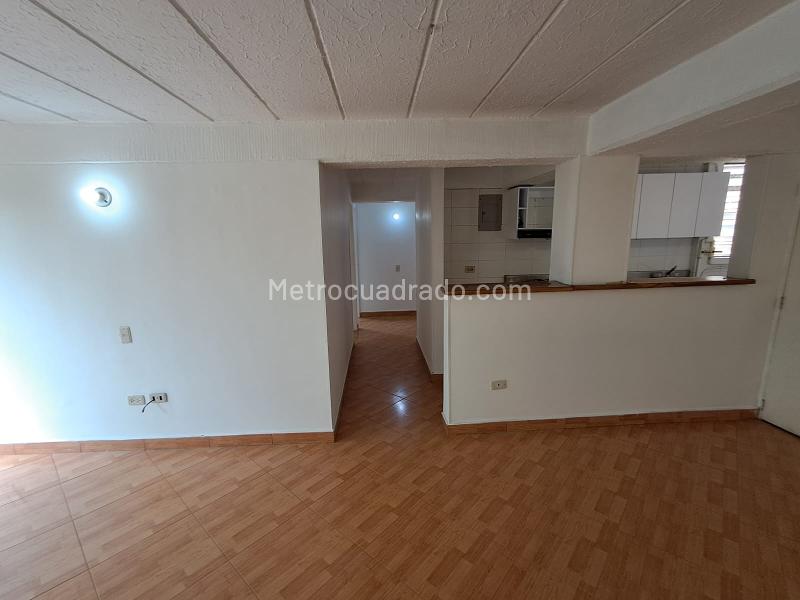 Apartamento de 3 Alcobas en Unidad Cerrada en La Loma de los Bernal - 5
