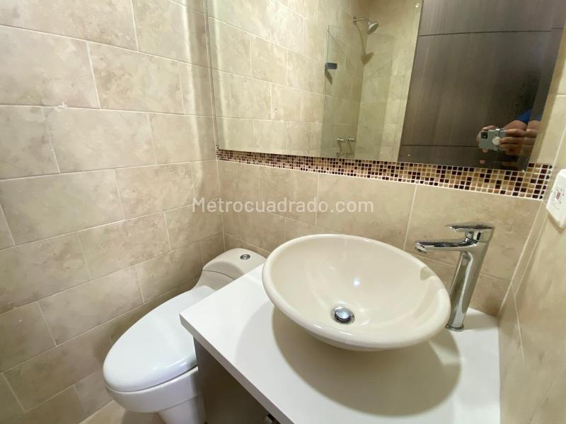 Apartamento Amoblado de 3 Alcobas en Laureles con Internet Rápido - 5