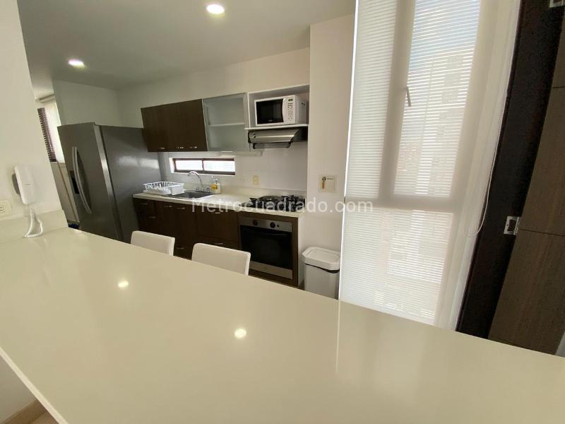 Apartamento Amoblado de 3 Alcobas en Laureles con Internet Rápido - 8