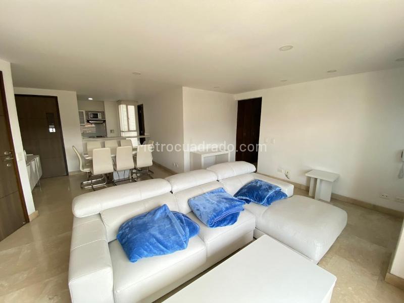 Apartamento Amoblado de 3 Alcobas en Laureles con Internet Rápido - 9