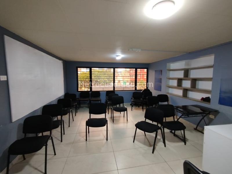 Local Comercial en Arriendo, Santa Isabel, Bogotá D.C. - Więcej