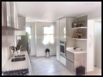 Casa de 3 alcobas en venta en El Tesoro, Medellín, 166 m² · foto 6 de 13