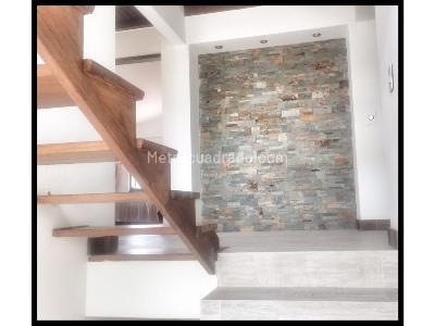 Casa de 3 alcobas en venta en El Tesoro, Medellín, 166 m² · foto 9 de 13
