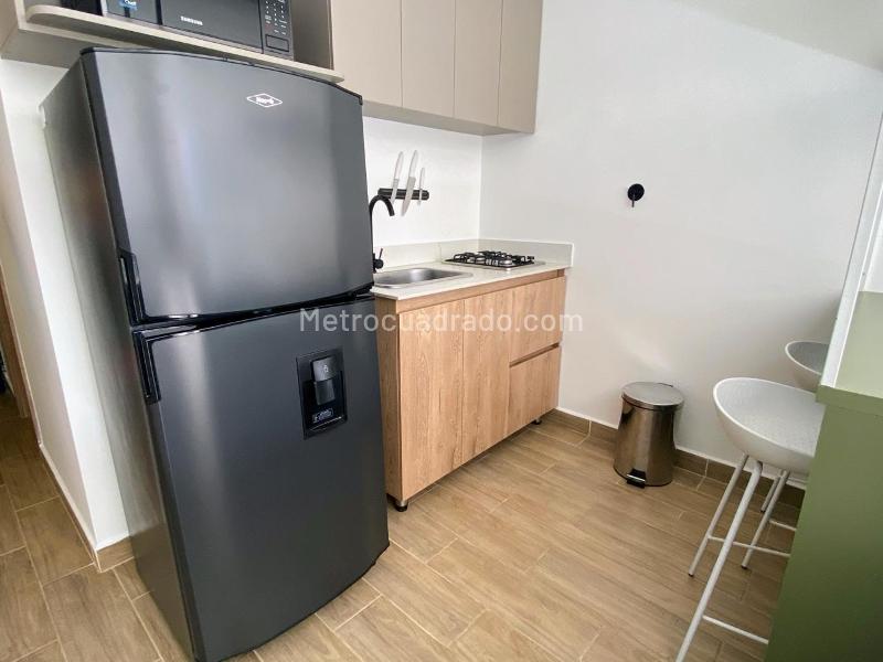 Loft Moderno Amoblado de 1 Alcoba en La Floresta con Balcón - 3