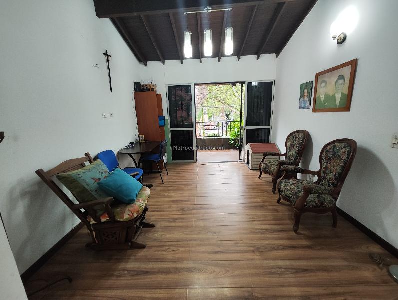 Versatile 3BR House in Simon Bolivar Medellin - 8