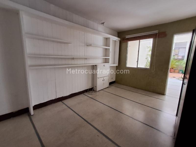 Casa Comercial en Alquiler en Laureles, Medellín (3 Alcobas) - 2