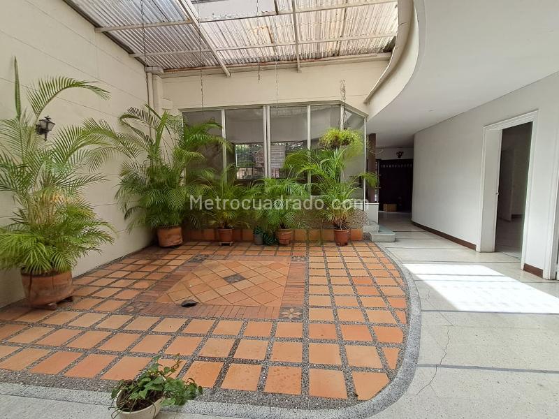 Casa Comercial en Alquiler en Laureles, Medellín (3 Alcobas) - 4