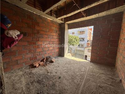 Apartamento de 3 alcobas en venta en Villa Hermosa, Medellín, 79 m² · foto 2 de 8