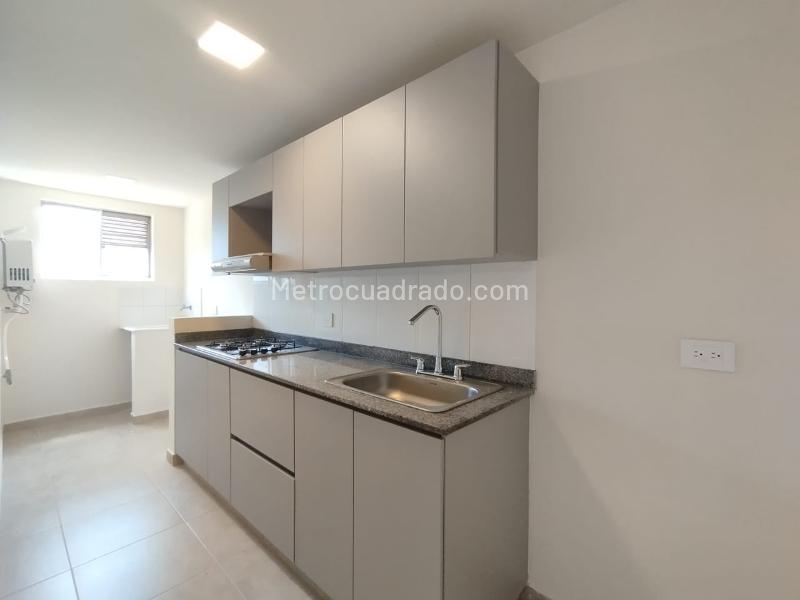Apartamento cómodo de 3 habitaciones en alquiler en Otra Parte - 9
