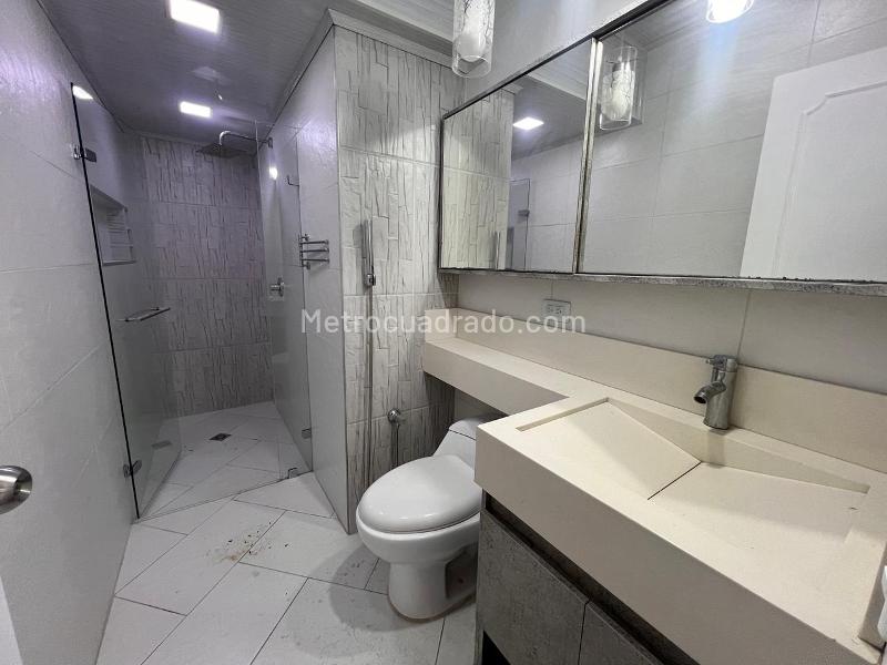 Casa comercial de 5 Alcobas en Conquistadores - 5