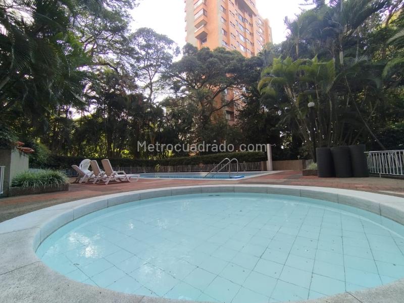 Spacious 4BR Apartment in La Florida El Poblado - 5