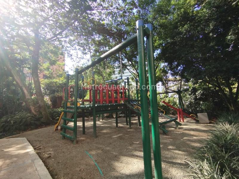 Spacious 4BR Apartment in La Florida El Poblado - 6