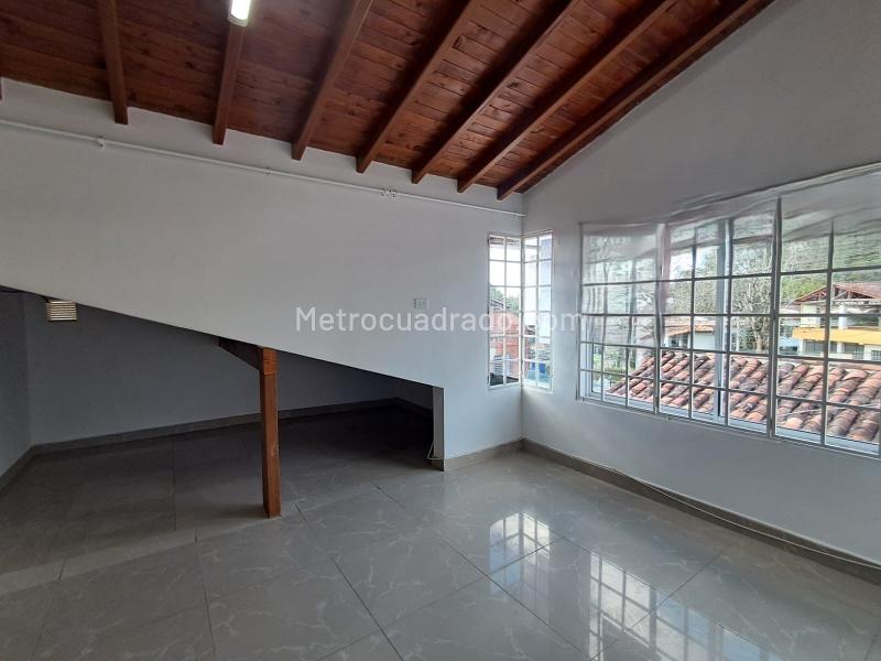 1BR Apartment in Los Colegios (50 m²) - 2