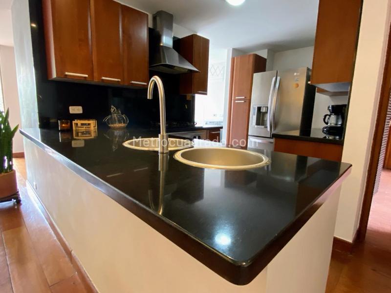 Apartamento de Lujo Amoblado de 2 Alcobas con Balcón en Alejandría - 2