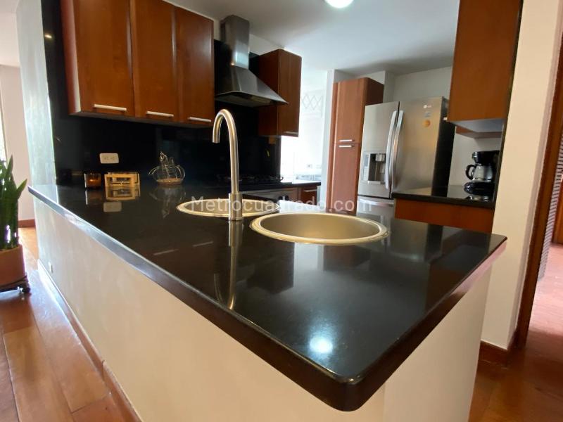 Apartamento de Lujo Amoblado de 2 Alcobas con Balcón en Alejandría - 3