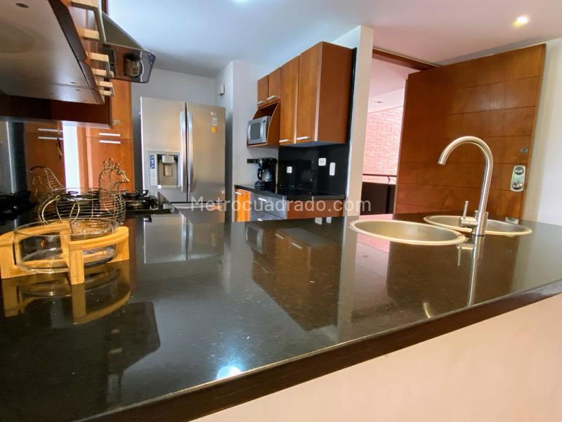 Apartamento de Lujo Amoblado de 2 Alcobas con Balcón en Alejandría - 4