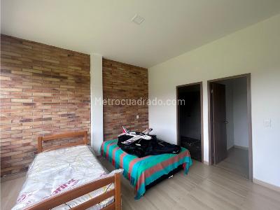 Casa de 5 alcobas en venta en Corredor San Antonio, Rionegro, 450 m² · foto 7 de 20