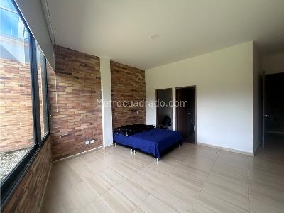 Casa de 5 alcobas en venta en Corredor San Antonio, Rionegro, 450 m² · foto 10 de 20