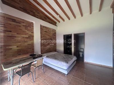 Casa de 5 alcobas en venta en Corredor San Antonio, Rionegro, 450 m² · foto 15 de 20
