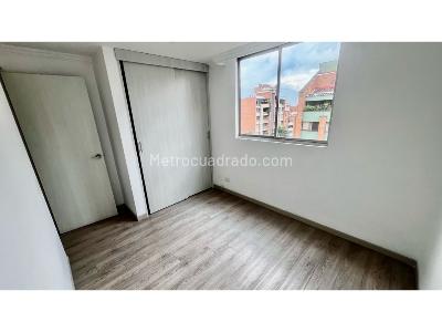 Apartamento de 3 alcobas en venta en Laureles, Medellín, 130 m² · foto 8 de 14